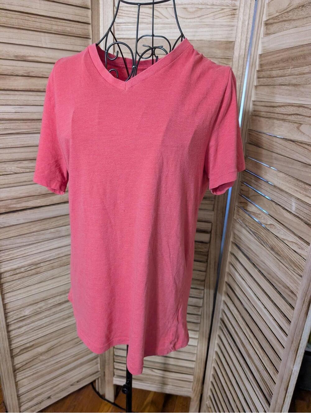 Vintage‎ 90's GAP V-Neck T-Shirt*Reddish Pink*Medium*Made In USA*